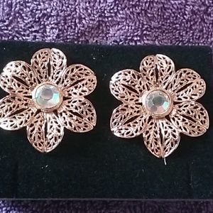AVON GLISTENING PETAL CLIP EARRINGS ~ NIB